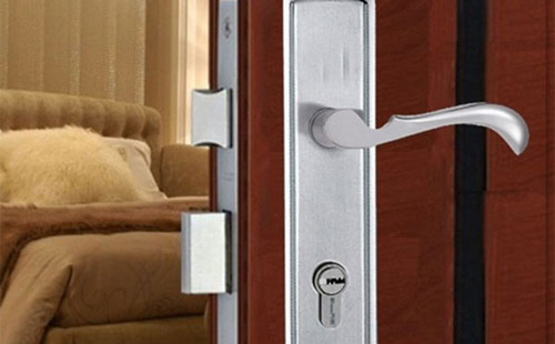 深圳換鎖電話(開門鎖安裝指紋鎖)